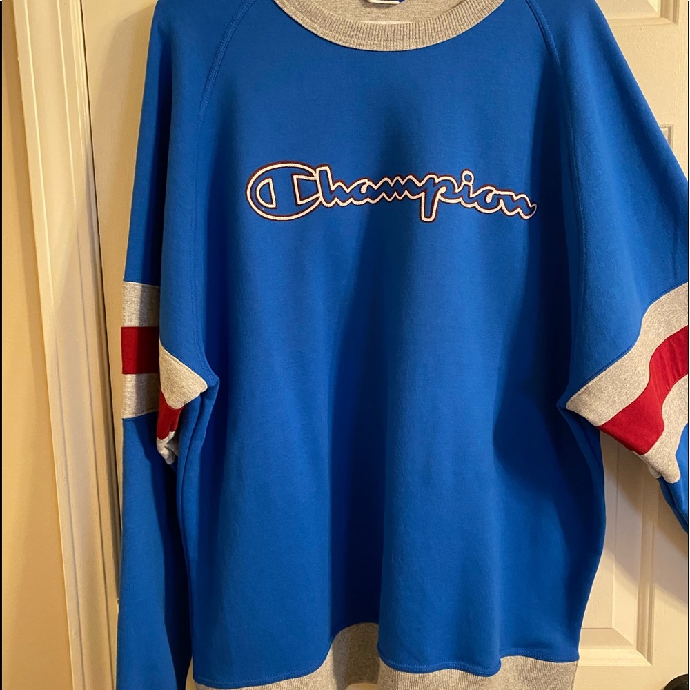 Men’s CHAMPION Sweatshirt - NWT